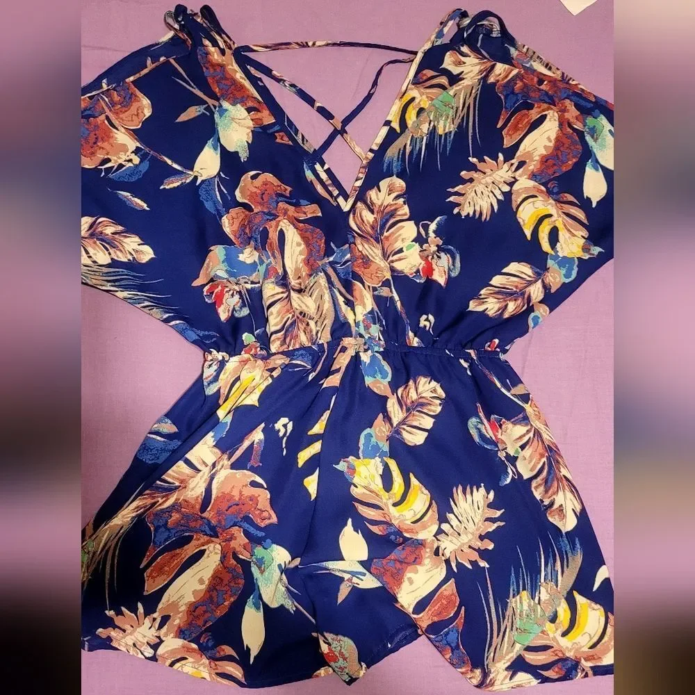She + Sky Floral, And Feather Print Romper in Blue and Pink. Ladies Size MED - Picture 4 of 6